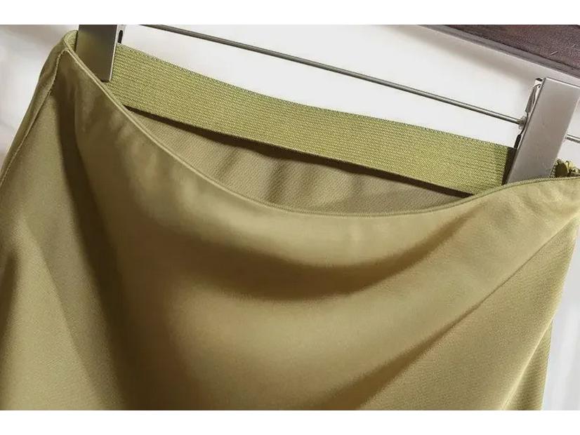 Elegant champagnefarget imitasjonssateng A-linjeskjørt for vår og høst 2024