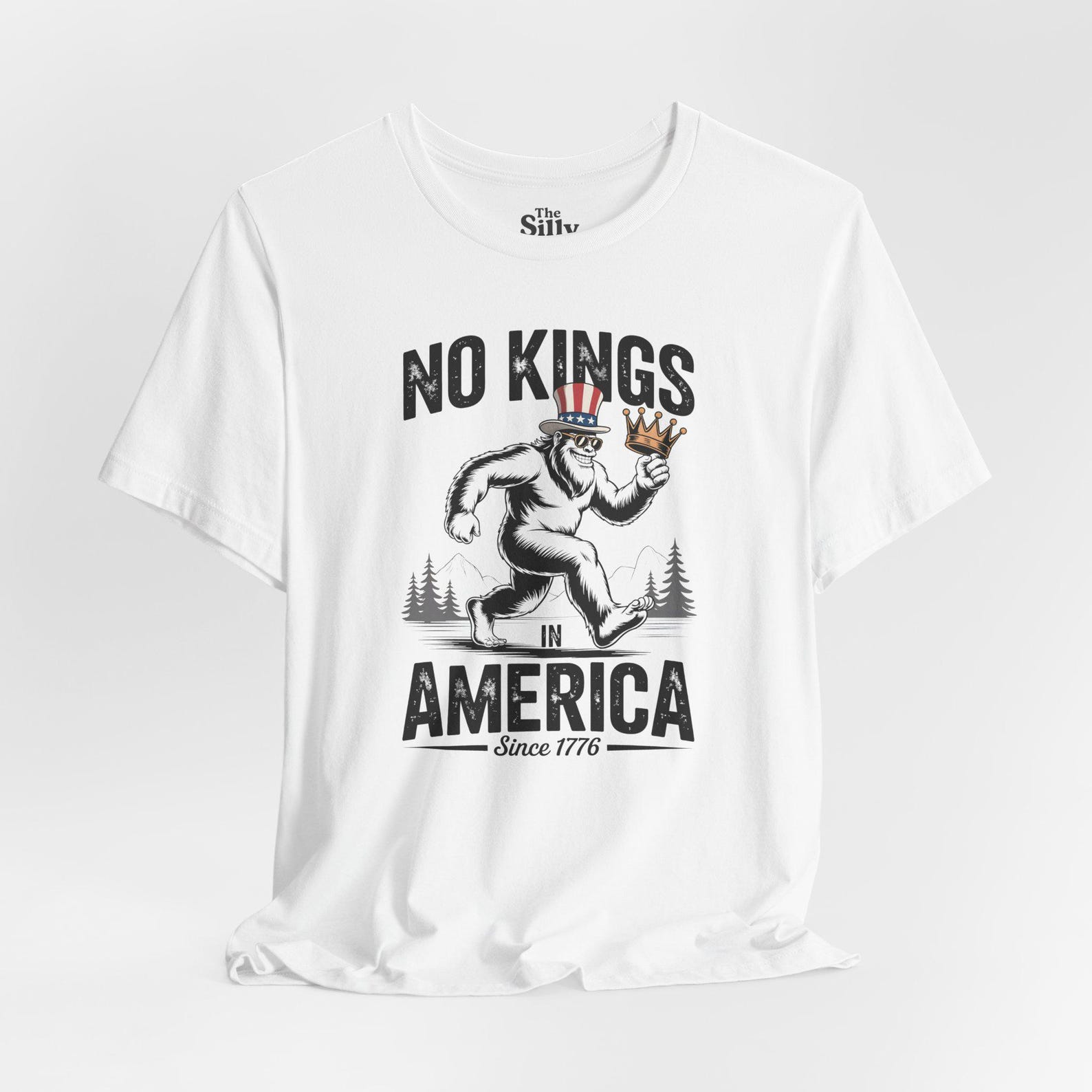 No Kings in America Sasquatch T-Shirt, Patriotic Bigfoot Graphic Tee S