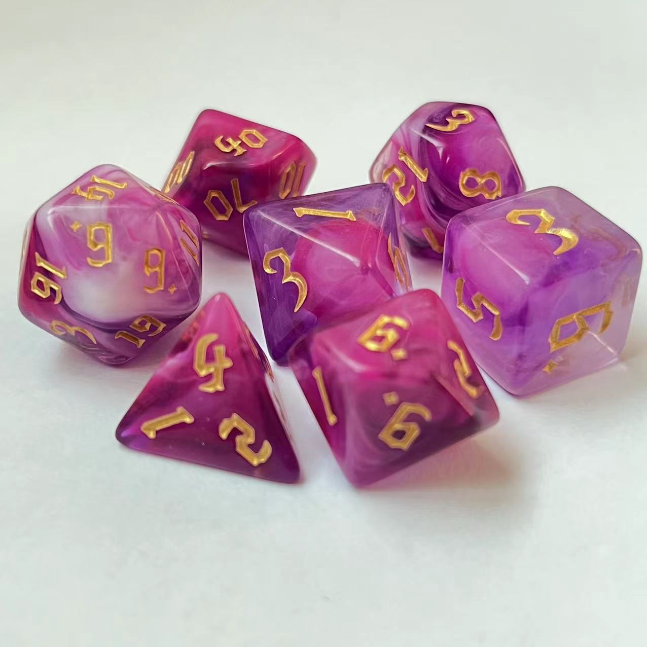 

7 шт./лот, многогранные игральные кости из смолы D&D D4 D6 D8 D10 D% D12 D20, многогранные игральные кости TRPG, настольные игры 231