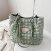Sommerlich frisch und süß, geraffte Bubble-Cloud-Schultertasche, geräumige Tragetasche für Ausflüge und Pendeln, modische weiche Damenhandtasche