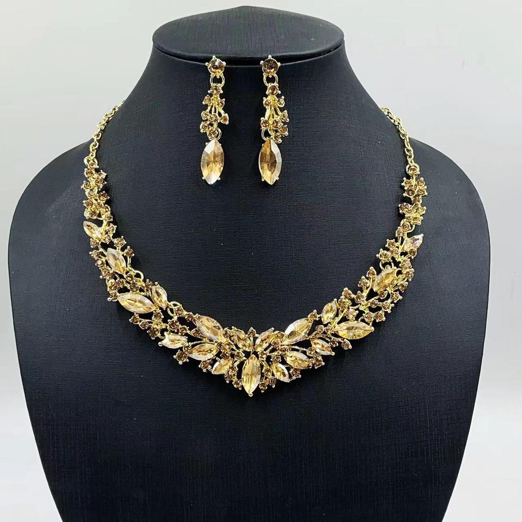 European & American Vintage Evening Necklace & Earrings Set - Floral Design