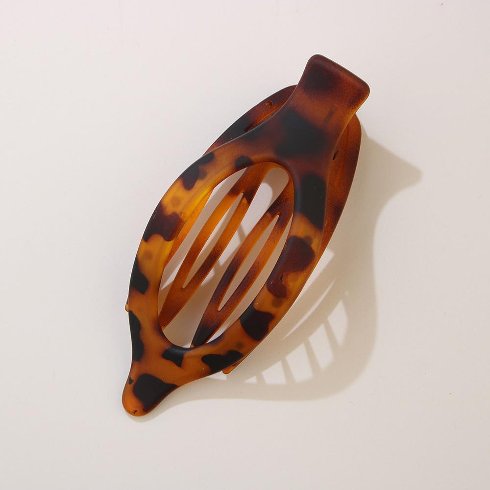 Large Round Duckbill Hair Clip with Strong Grip and Bendable Teeth - Hair Accessory