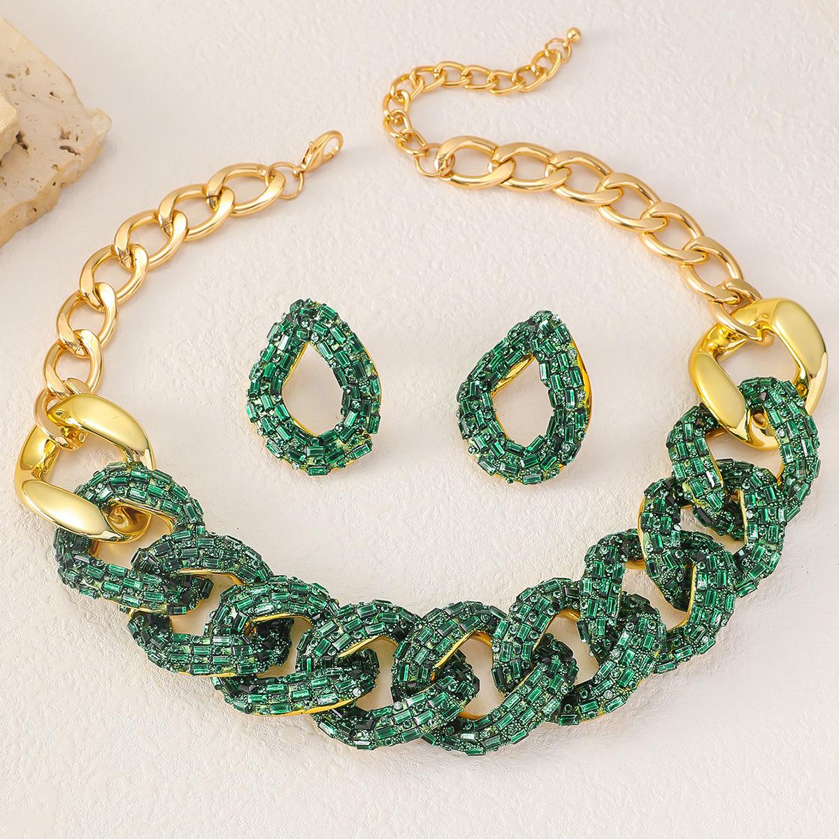 

Металлическое Личность Преувеличенное Геометрическое Ожерелье Набор Ювелирных Изделий Легкий Роскошный Дизайн Крученая Цепочка на Шею Подходит для Девушек