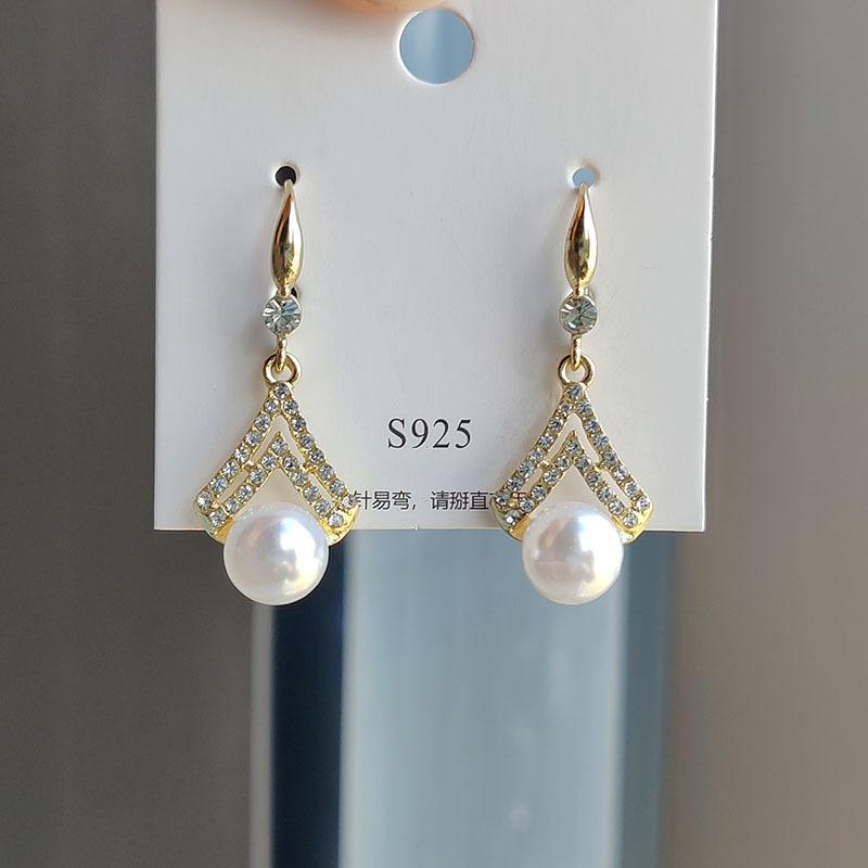 

Стильные, простые, изысканные, высококачественные серьги с жемчугом, серьги с жемчугом цвета шампанского.