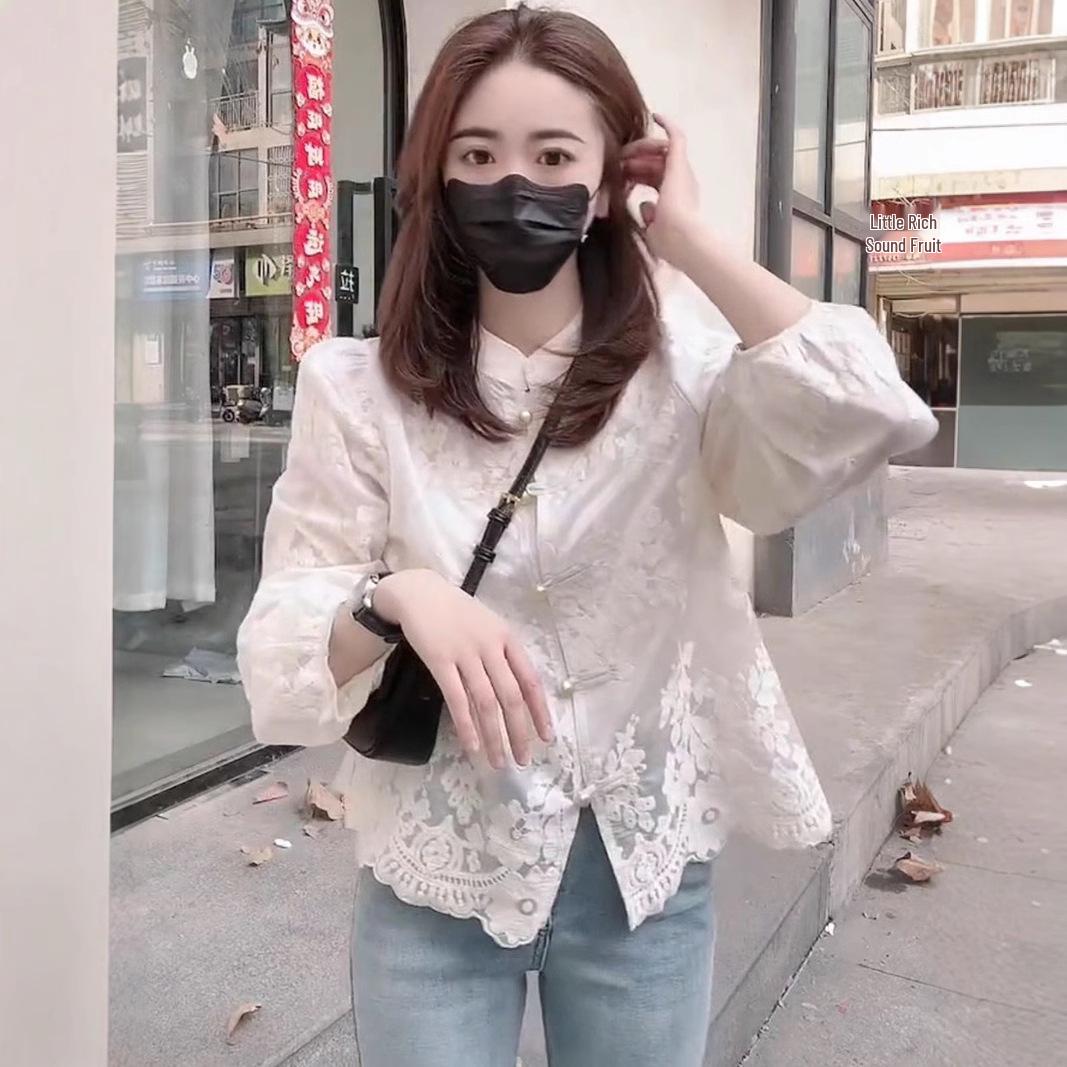 

2025 Spring Women s Petite Embroidered Shirt in Chinese National Style M
