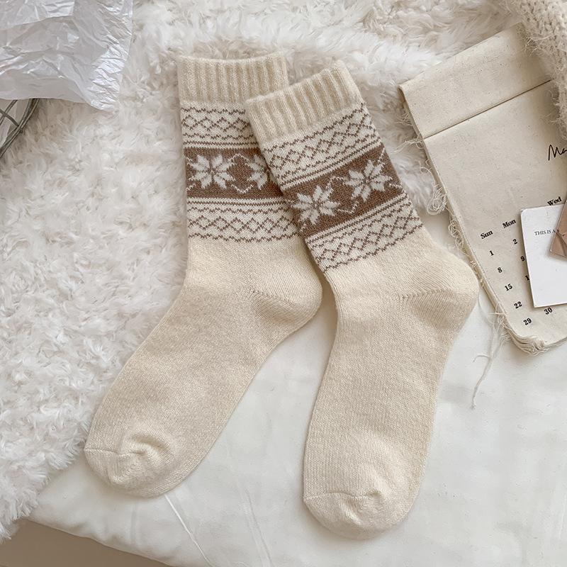 Socks Medium Tube Socks Season Fleece Thickened Warm Wool Socks Big Snowflake Retro Cashmere Stockings Women