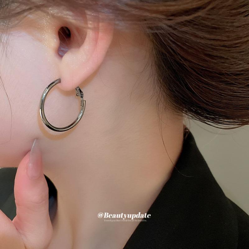 Silver Needle Metal Earrings, Fashionable and Simple, Versatile Temperament Earrings, Earrings, Pendants, Niche Design Earrings.