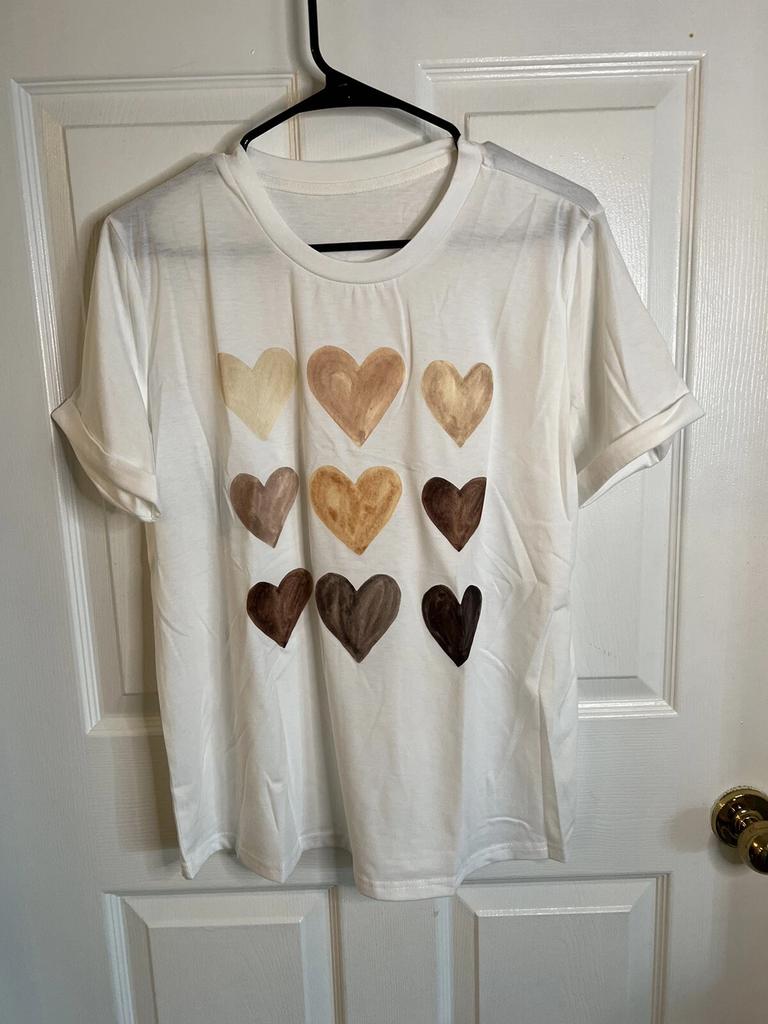 Women’s White Heart Graphic Short Sleeve T-shirt Size Medium NWOT