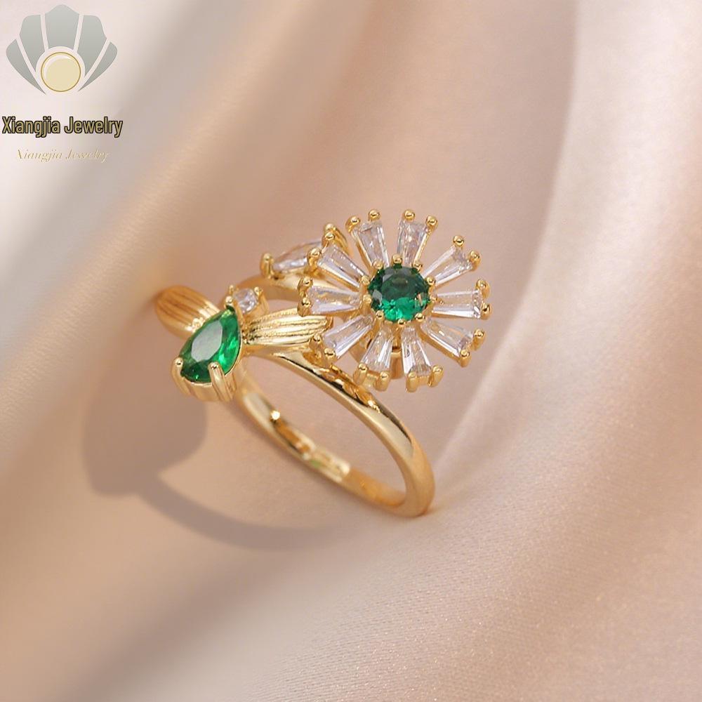 Emerald Sunflower Zircon Necklace: Women's Luxury Rotatable Ring Design