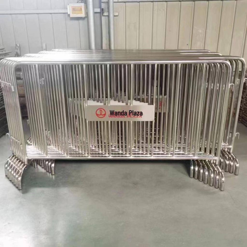 Movable Iron Horse Barrier for Subway, Supermarket, Concert, Construction Site, and Temporary Isolation.