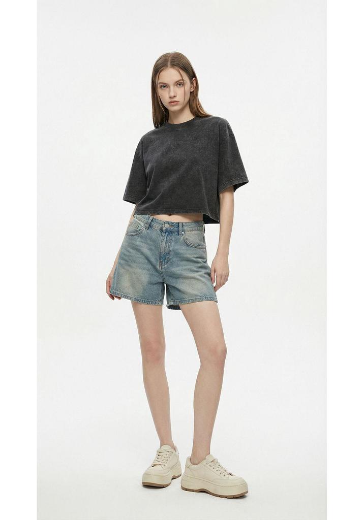 Trendy Loose-Fit Crop Top for Plus-Size - Short-Sleeved Sports T-Shirt