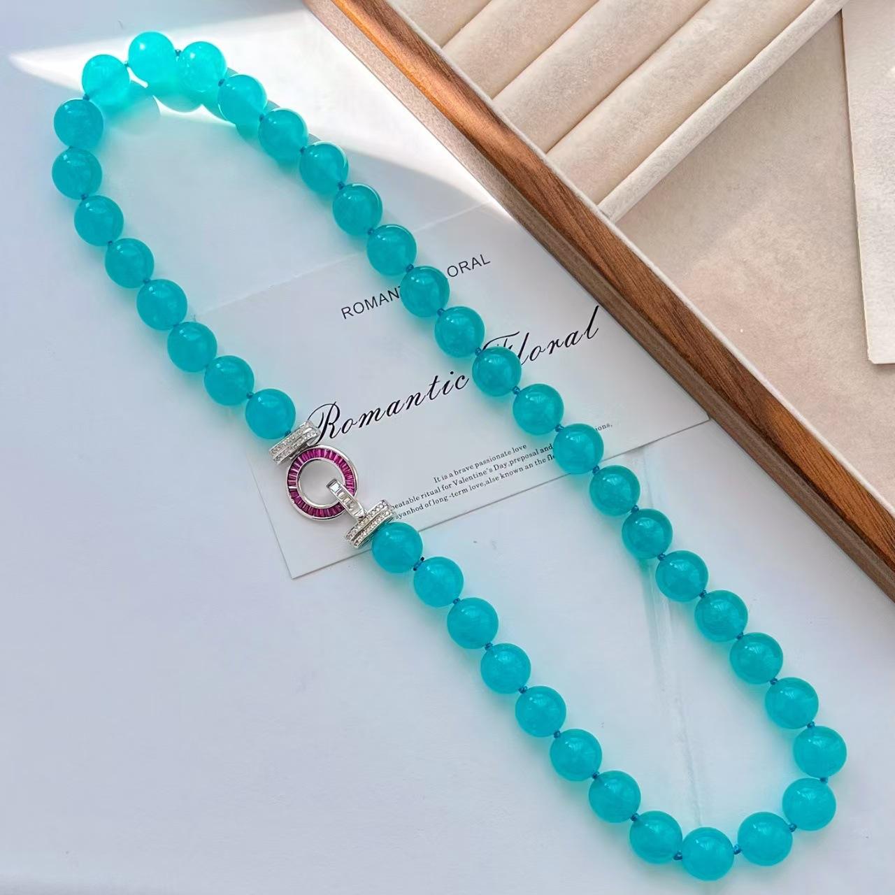 

Vintage High Quality Artificial Tianhe Stone Sweater Chain Necklace Collarbone Chain