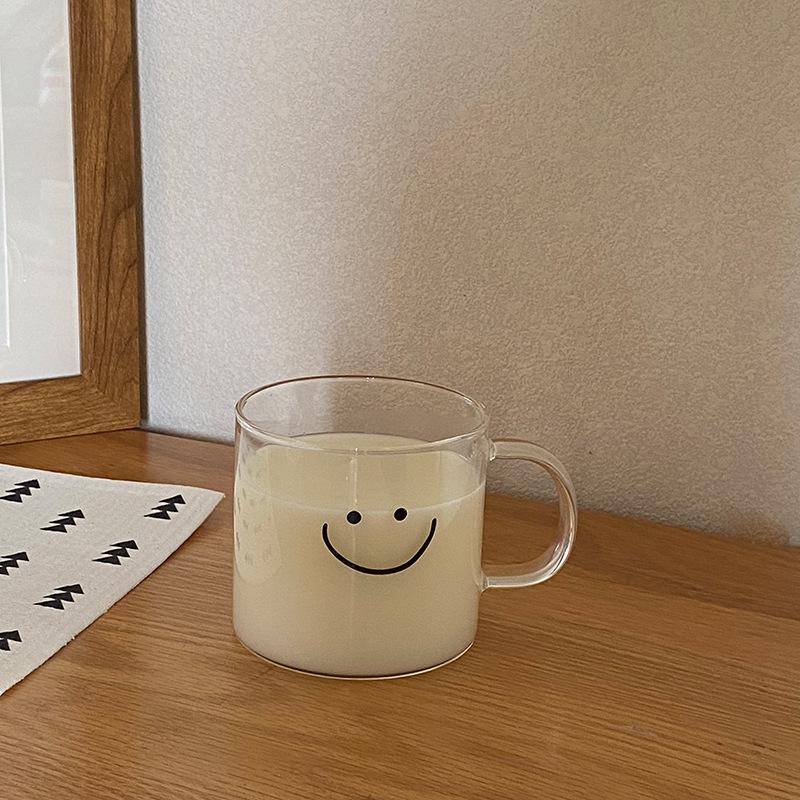 Busy Shop Ins Smiley Face Handle Glass, Cartoon High Temperature Resistant Simple Milk Cup Breakfast Fruit Cup 500Ml