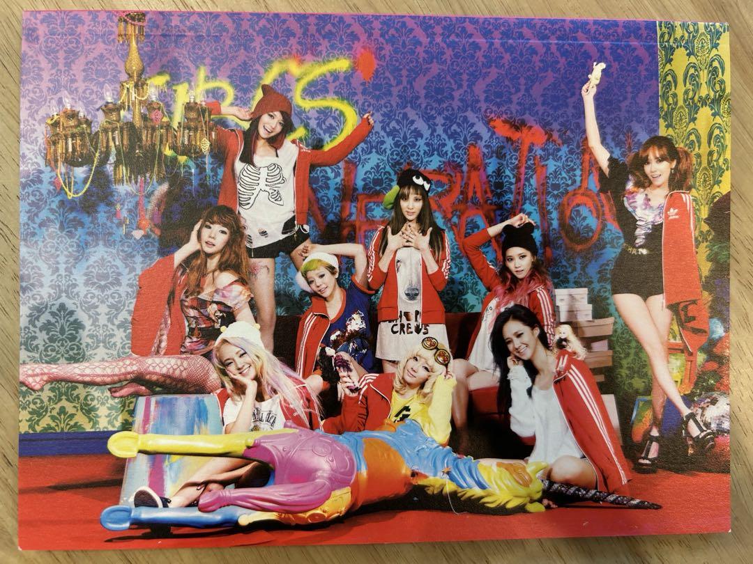 

[USED] Includes a Girls Generation THE BEST LIVE autographed card and all types of pin badges!