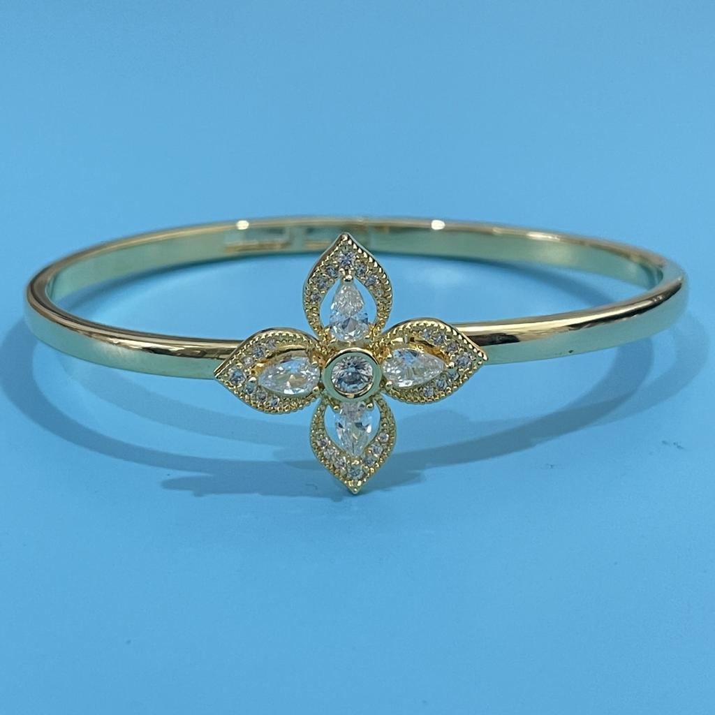 Four-petal Flower, Four-leaf Clover Open Bracelet, Light Luxury and High-end Stone Water Drop Flower Bracelet Bracelet