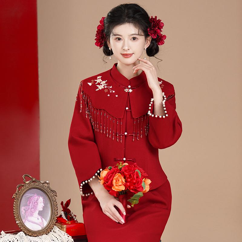 Elegant Chinese Wedding Banquet Embroidered Skirt Set with Tassels