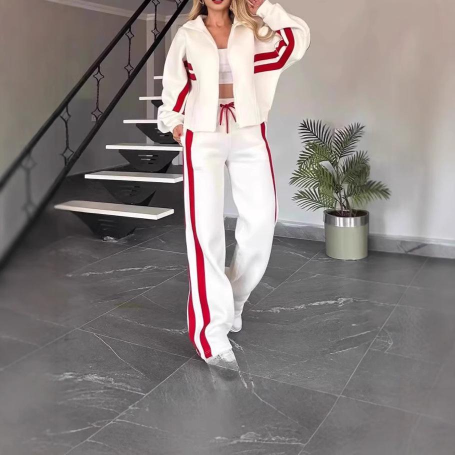 

Женский укороченный жакет с капюшоном в белую и красную полоску и комплект спортивных брюк с широкими штанинами S белый