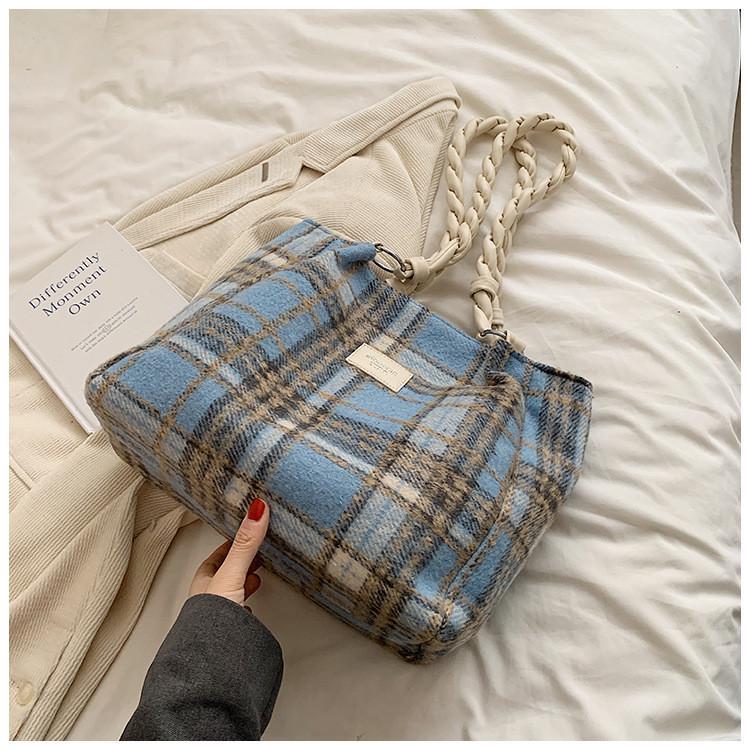 Large Capacity Plaid Street Style Tote Bag For Women With High-end Feel 2023 New Autumn Winter Handbag