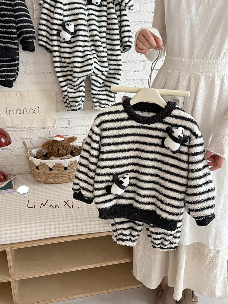 88291 Kinder Winter Gestreifter Einteiler & 25 Neue Kleine/Mittelgroße Korallenfleece Baby Warmes Set