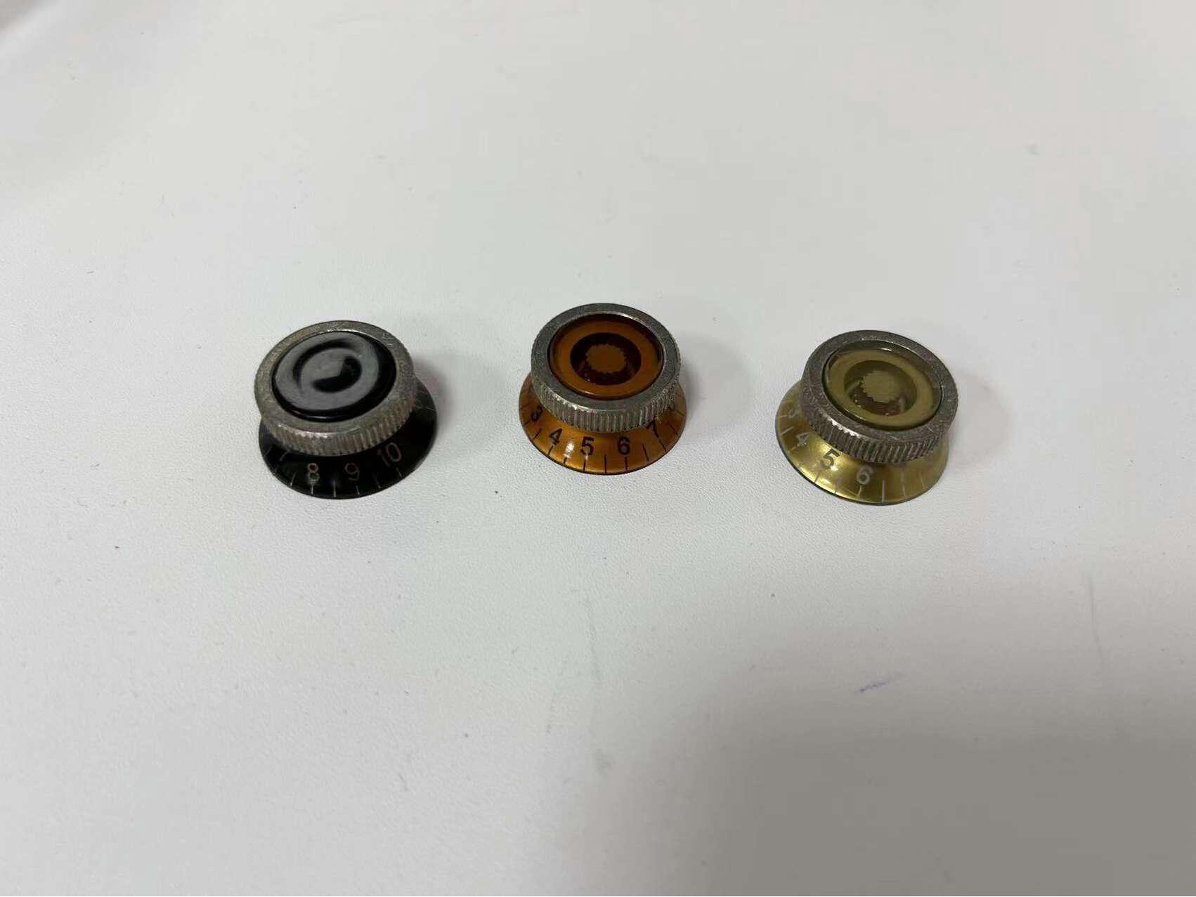 

Guitar Volume Potentiometer Knob Cap Gold with White Lettering