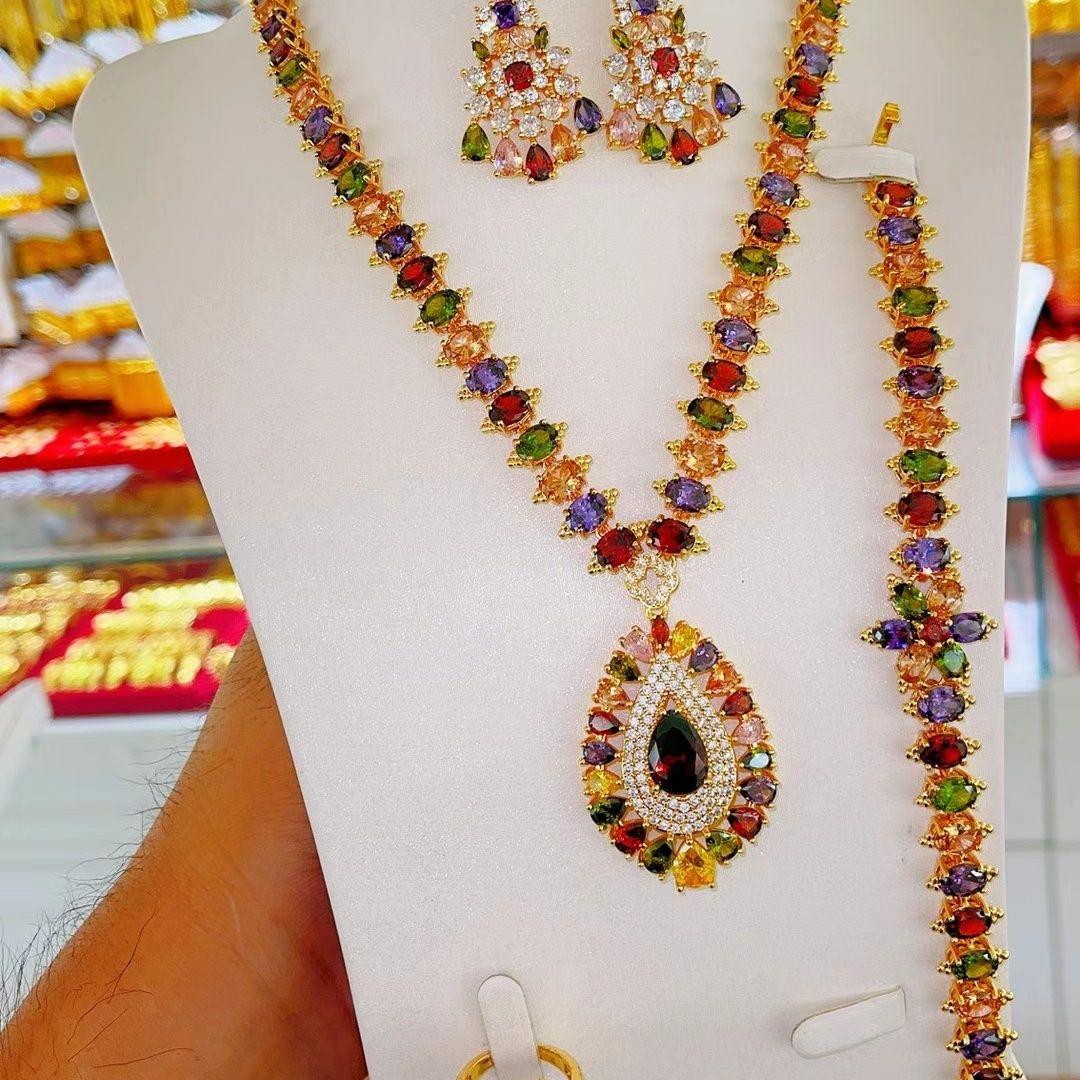 

Новый модный женский комплект ювелирных изделий с кристаллами из четырех штук