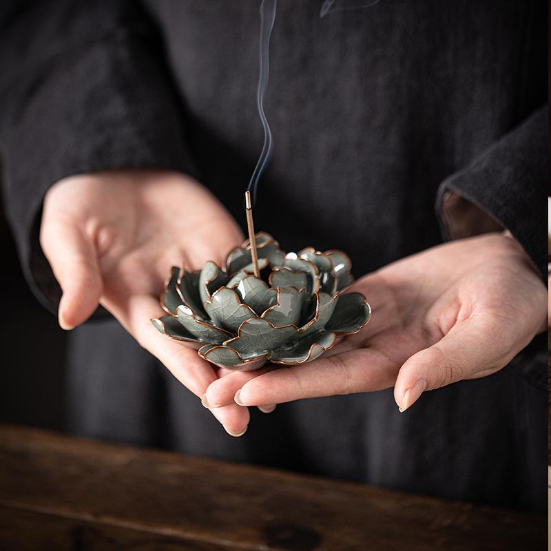 Handcraft Ceramic Incense holder Floral Caly incense burner Neutral Home Decor Flower Incense Holder