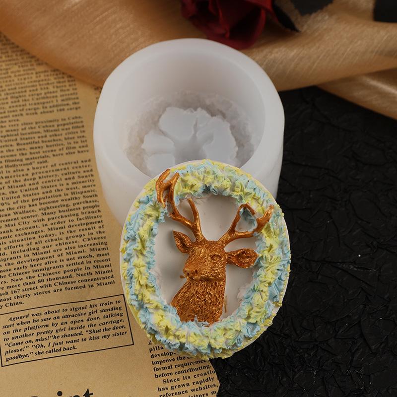 Handmade Silicone Mold for Christmas Reindeer Wreath Soap and Cake Decoration
