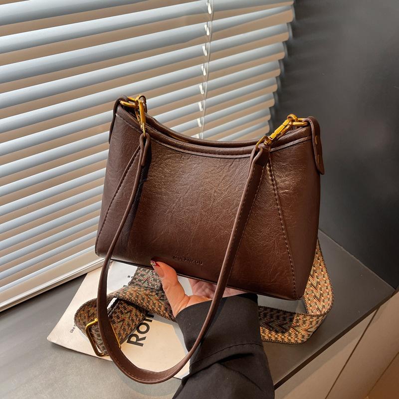Premium Retro Small Bag Women'S Fashion Fashion Wide Shoulder Strap Messenger Bag Commuter Versatile Single Shoulder Armpit Bag