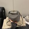 Fashion retro handbag Early autumn versatile shoulder messenger bag Casual bag Small square bag
