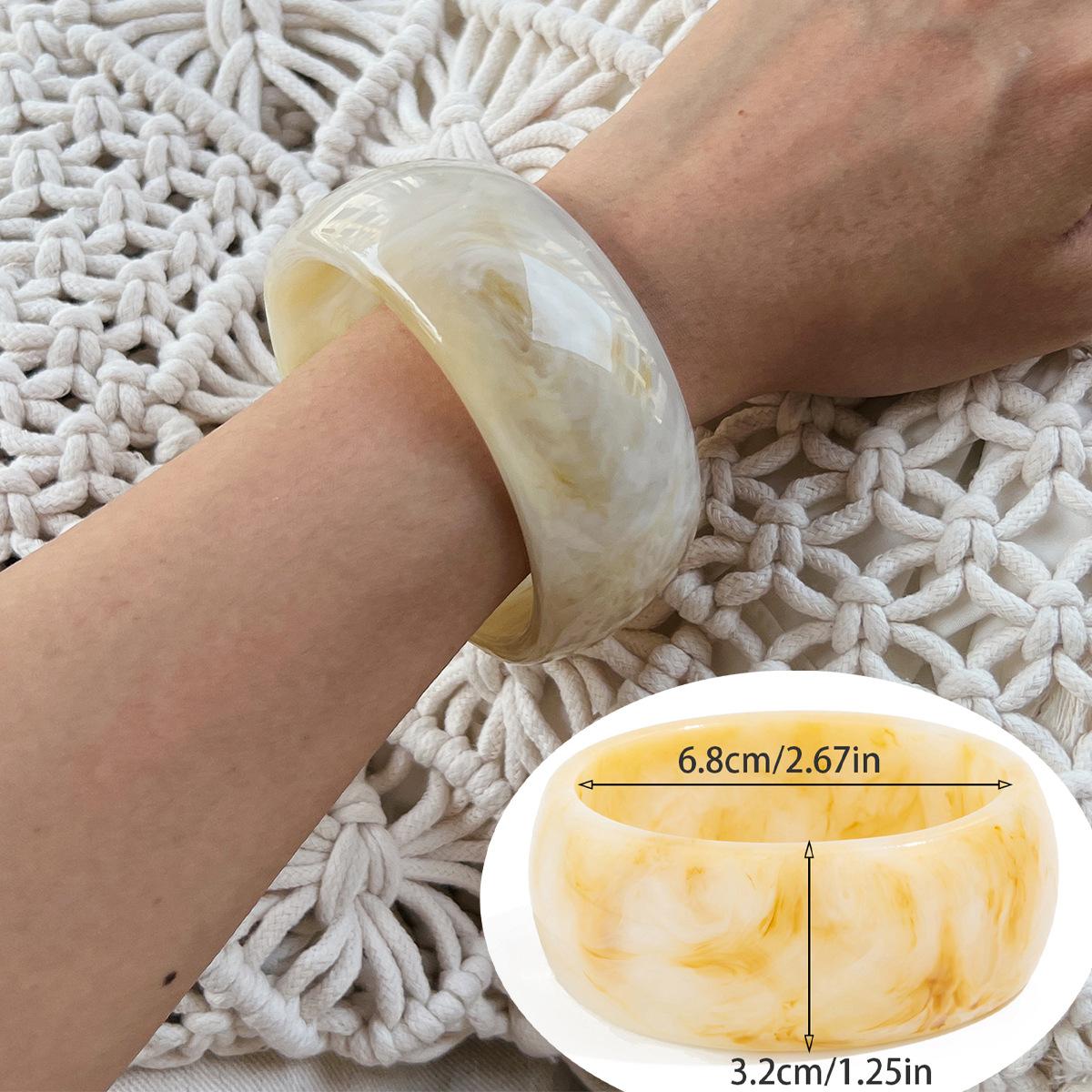 

Maillard Style Translucent Smudged Acrylic Bracelet, Exaggerated Curved Resin Splicing Bracelet
