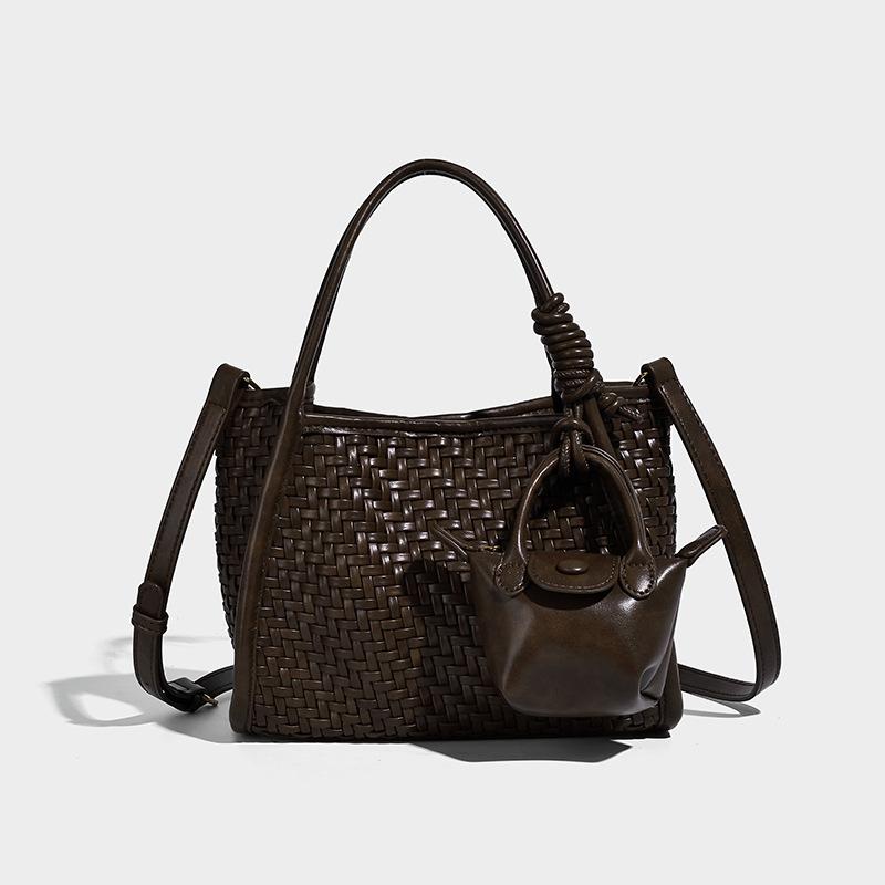 2025 New Hand-Woven Portable Bucket Bag Casual Soft Leather Shoulder Bag Fashionable All-Match Crossbody Bag for Women