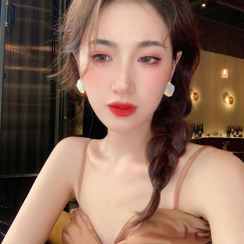 Platz Strass Stein Ohrringe Neue Weiß Mode Koreanische Persönlichkeit Temperament Wilden Einfache Ohrringe Damen Schmuck