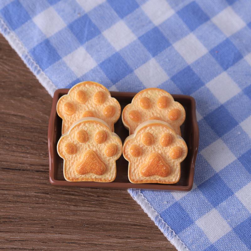 Miniature Dollhouse Caramel Toast Bread Heart Bear Resin Food Display