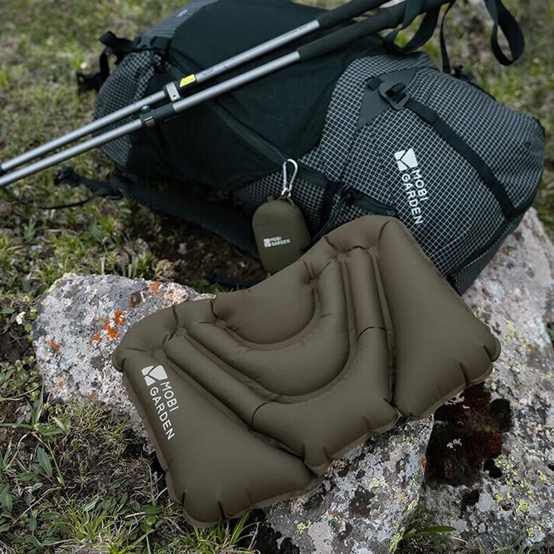 MOBIGARDEN V-Shaped Inflatable Camping Cushion
