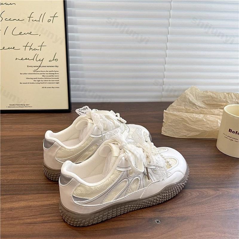 Women's Casual Sports Shoes 2026 Autumn Comfortable Anti Slip Outdoor Vulcanized Shoes Lace Pearl Bow Fashion Running Shoes