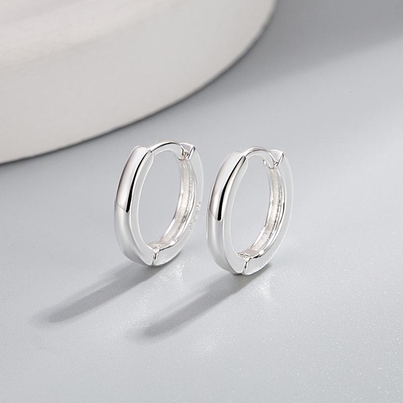Minimalist Unisex 18K Gold Plated Hoop Ear Cuffs – Elegant and High-Quality Fashion Jewelry.