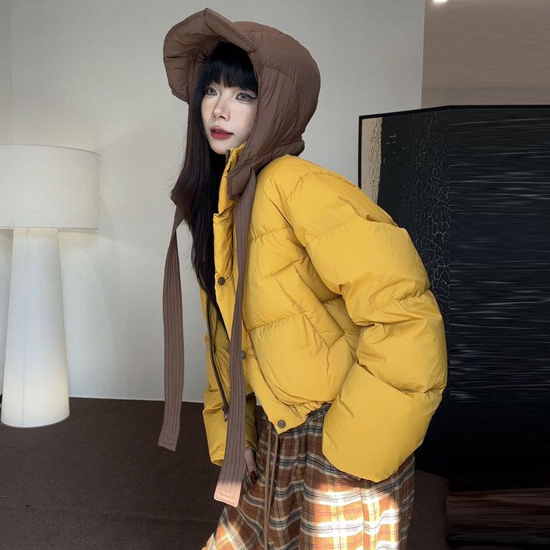 

Маленький пуховик женский короткий 2025 новый контрастный цвет с капюшоном модный утолщенный пуховик из белого утиного пуха One Size