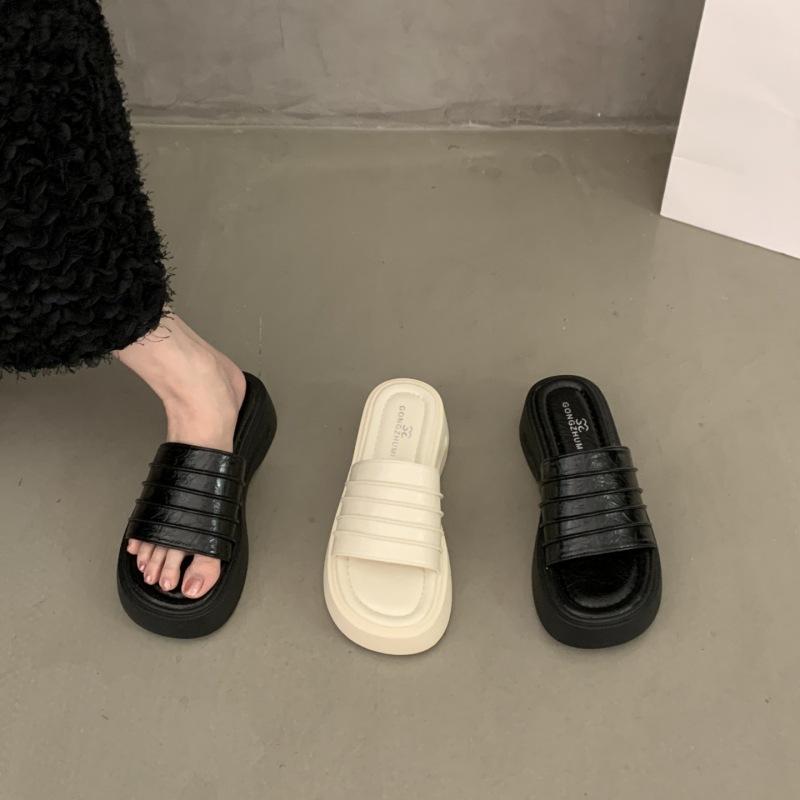Thick Bottom Heightens Wrinkled Leather One-word Slippers Women's Summer 2025 New Outer Wear Soft Leather Soft Waxy Muffin Bottom Cool Slippers