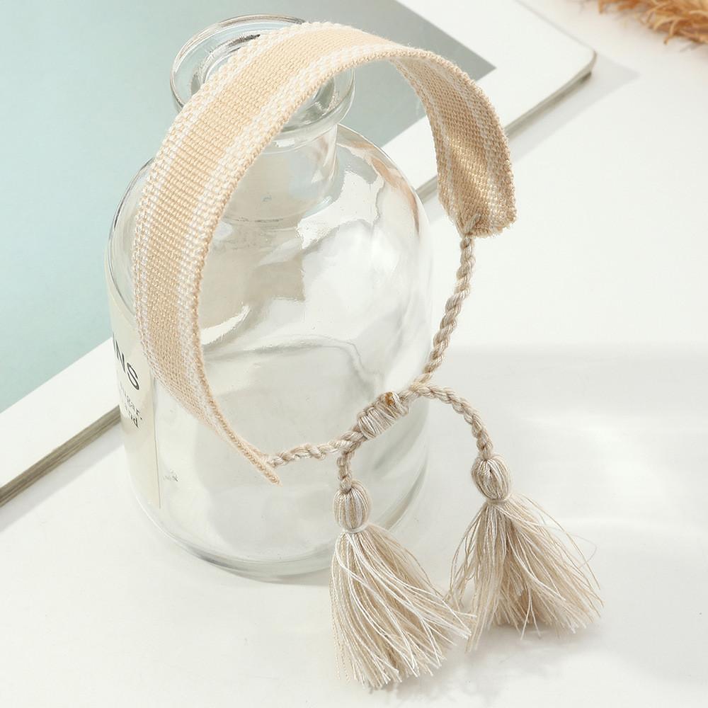 Alphabet Wire Bracelet With Alloy Material For Women Fashion Accessories