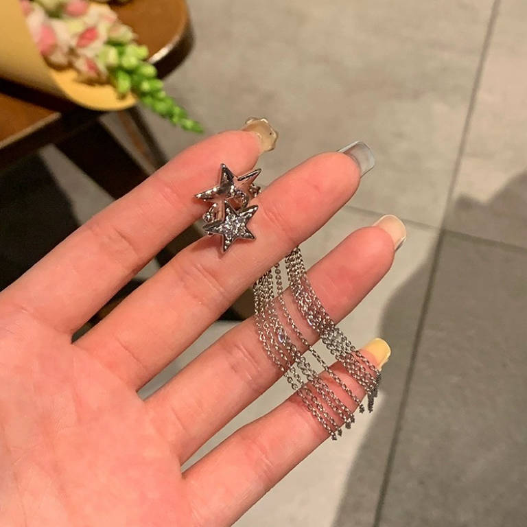 Temperament Star Long Fringed Earrings Niche Design Light Luxury Earrings Premium Earrings Women's No Ear Piercings Ear Bone Clips