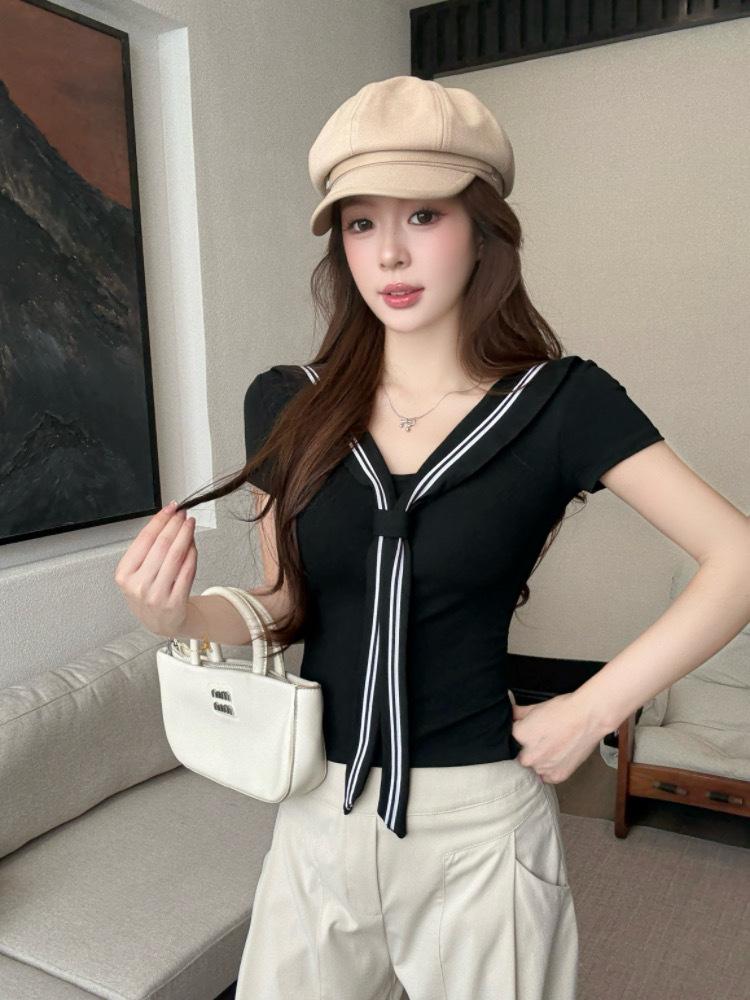 Korean Style Sailor Collar White T-shirt with Side Slit - Slimming, Flattering, and Pleated Cropped Design (2026)