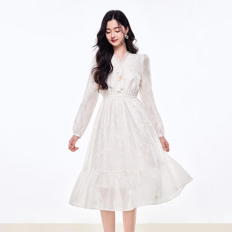 Qiushui Yiren Elegant V-Neck Jacquard Lantern Sleeve Dress