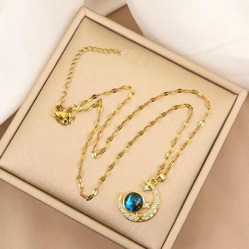 Dreamlike Moon & Star Zircon Necklace – Elegant & Versatile Clavicle Chain for Women