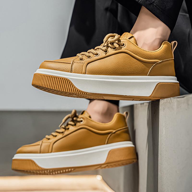 Men's Board Shoes Are Lightweight Fashionable Versatile Simple Casual and Sports Shoes with Anti Slip Properties