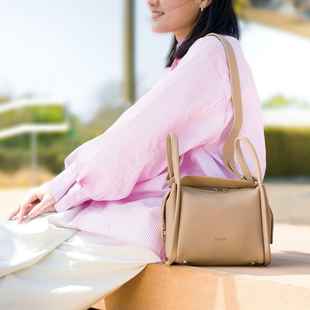 Barcos Shrink Leather 2-Way HandbagShoulder Bag with Two Handle Straps. Simple, Sophisticated, and Practical for Long-lasting Use. Brown.