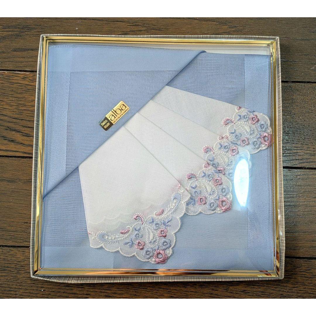 Unused! albaMade in SwitzerlandBoxedEmbroidered handkerchief + light blue handkerchief set