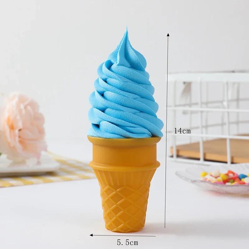 Simulation Knuspriges Eiscreme-Modell Realistisches Künstliches Lebensmittelmodell Fake Food Dessert Eiswaffel Fotografie Dekorative Requisiten