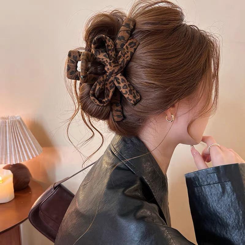 2pcs Elegant And Fashionable Temperament Leopard Print Fabric Double-sided Bow Clip High-end Women's Hair Accessories Headwear