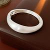 European & American Pleated Metal Bangle: Elegant Cold-Style Bracelet with High-End Luxury Design