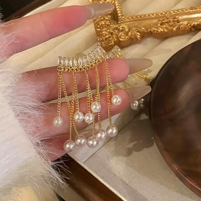 

Циркон жемчуг серьги-пусеты с бахромой из одного слова серьги с ретро-темпераментом легкая роскошь высокого класса персонализированные серьги